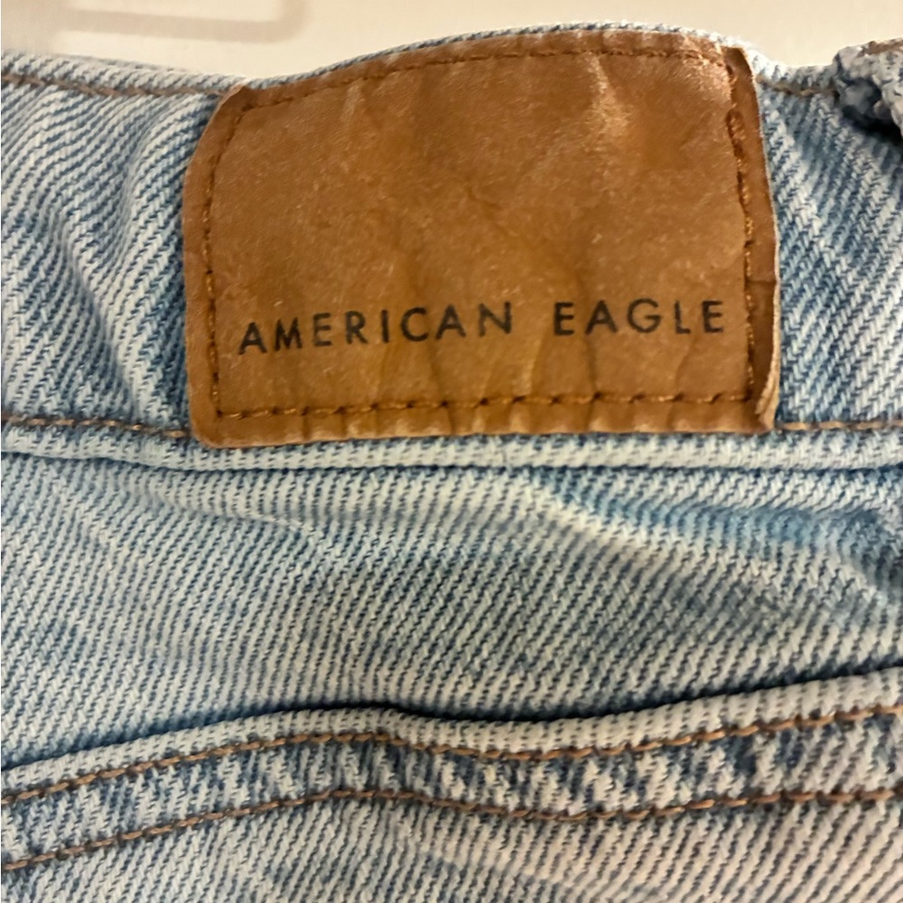 American Eagle Distressed Ex-Boyfriend Light Blue Denim Shorts (Size 18) - Picture 3 of 4